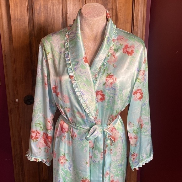 Intimate Essentials ruffled floral pastel  satiny silky long Robe roses sz S - Picture 5 of 13